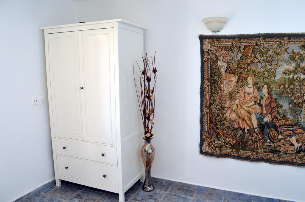 Villa Romanza Beach Villa Chalki Town 객실 사진