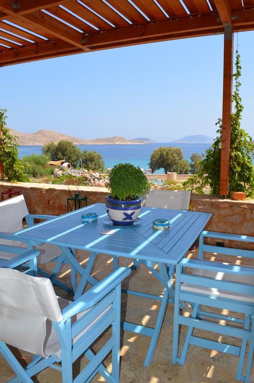 Villa Romanza Beach Villa Chalki Town 객실 사진